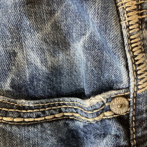 Ariat M5 Jeans Mens Size 35x32 Blue Denim Straight Fit/ Straight Leg Faded - Picture 4 of 12